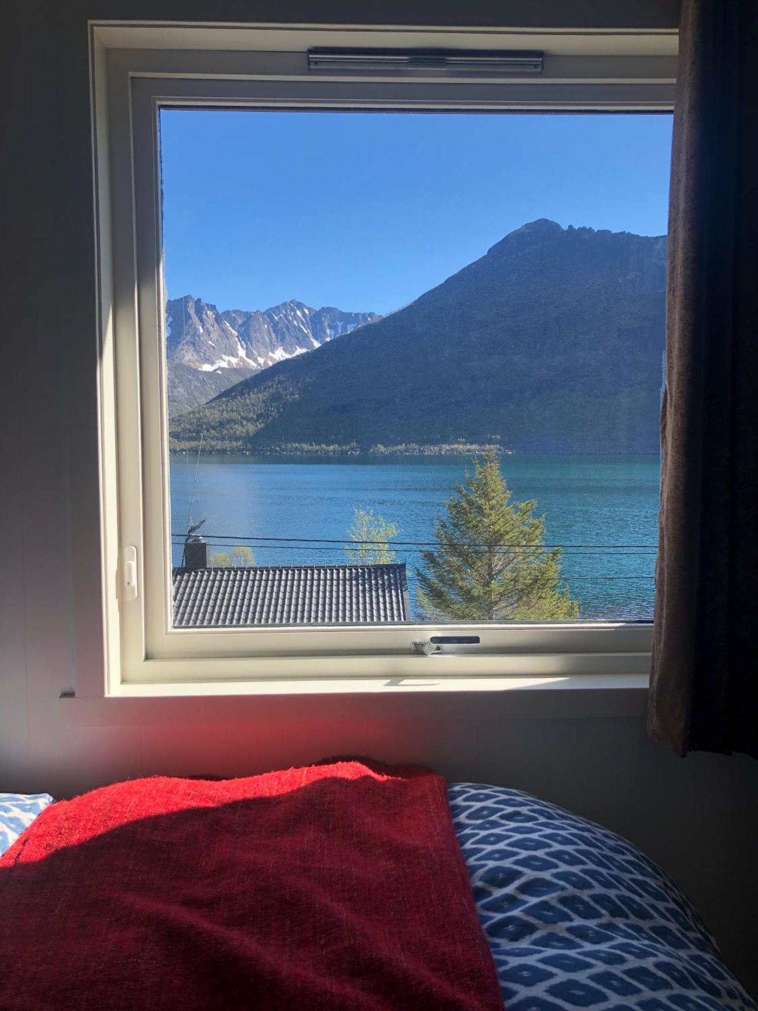 Segla Guesthouse - With View Of Fjord Fjordgard 객실 사진